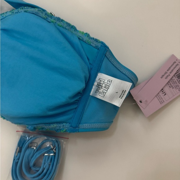 Wild Fable Women’s Crochet Bikini Top Size Large Blue Green Bathing Suit Summer - Picture 3 of 3